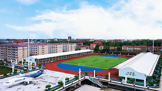 1、校门俯瞰(全景)_副本1.jpg